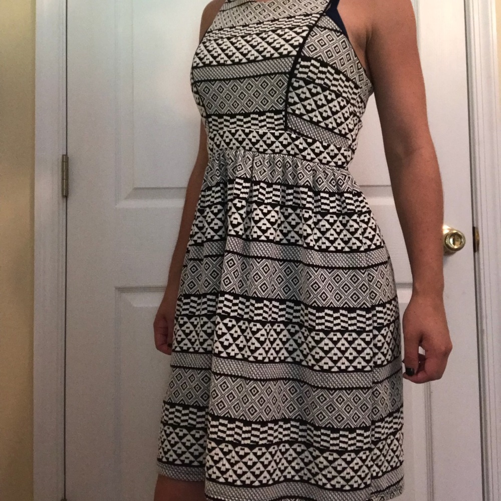 Monteau black and white patterned dress